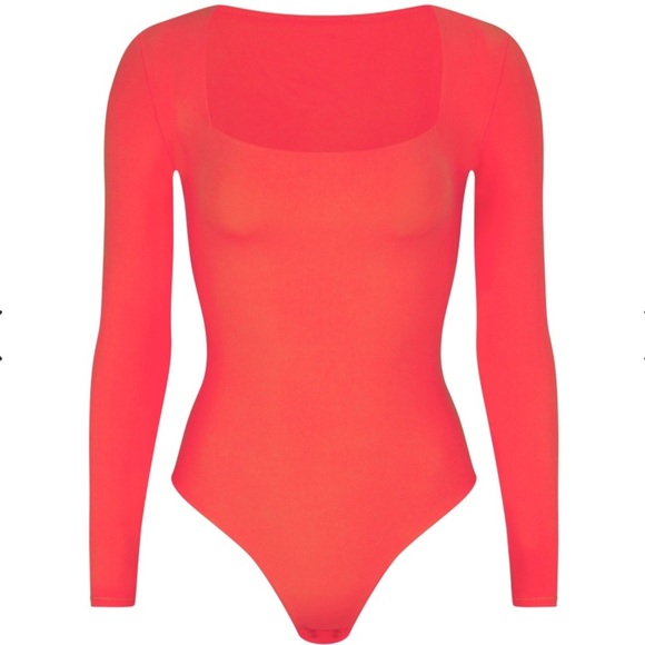 SKIMS Fits Everybody LongSleeve Square Neck Bodysuit - Picture 2 of 6
